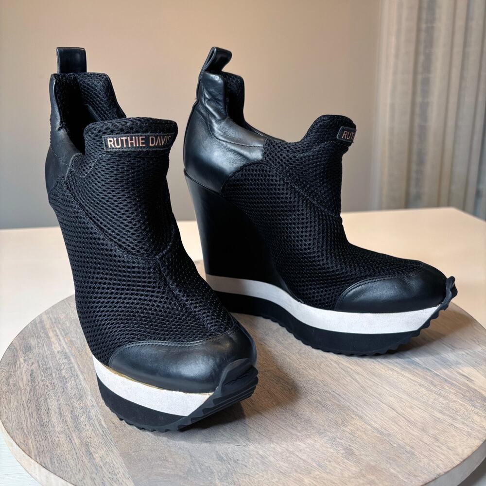 Ruthie Davis Lynx Black Mesh Leather Wedge Sneakers Women’s 40 US Size 10 Italy